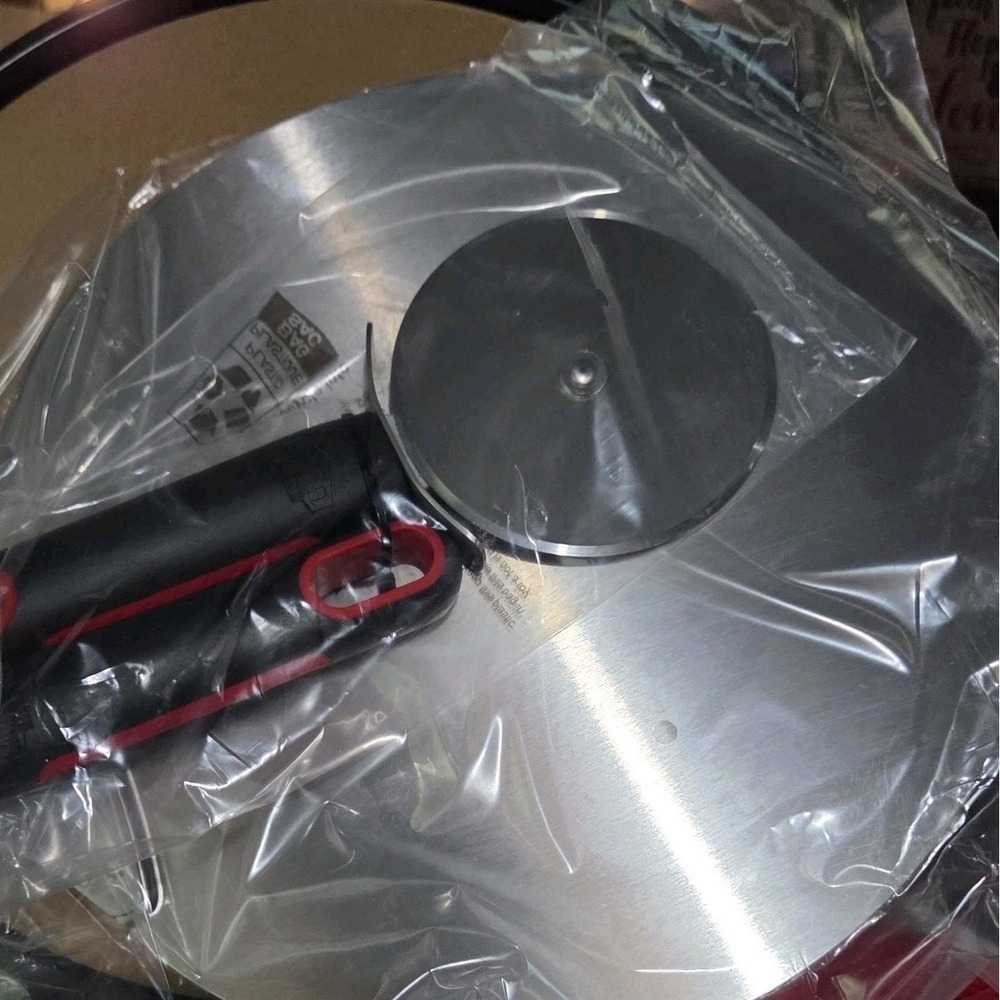 Expert Grill BBQ Pizza Kit 3 Piece Set Silver Red Black Non-Stick Pan Cutter - Picture 2 of 4